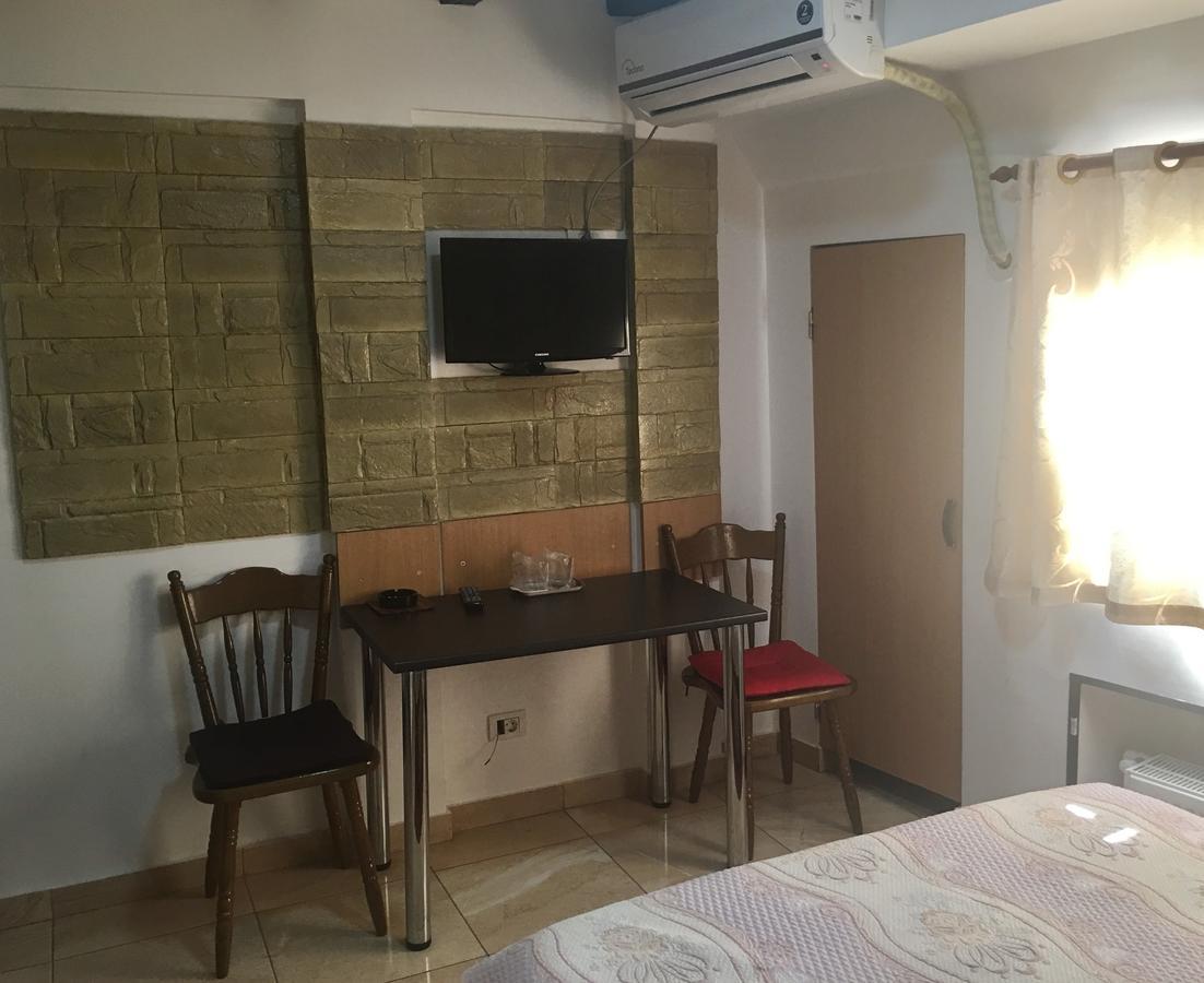Hotel Taco Bukares Bagian luar foto