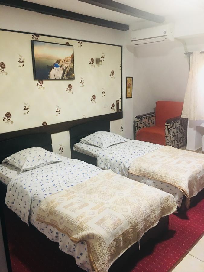 Hotel Taco Bukares Bagian luar foto