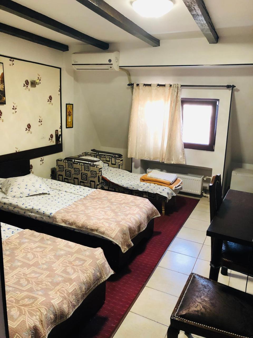 Hotel Taco Bukares Bagian luar foto