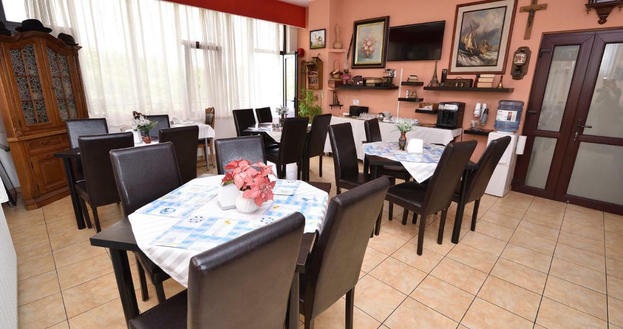 Hotel Taco Bukares Bagian luar foto