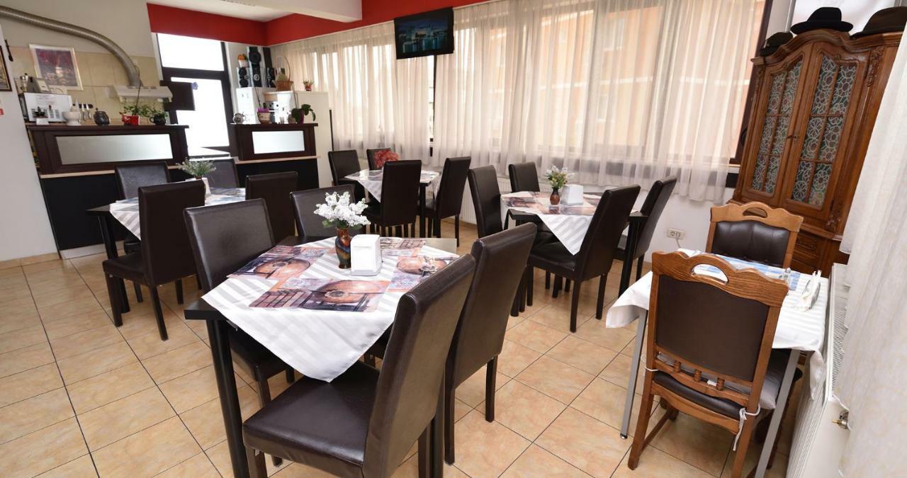 Hotel Taco Bukares Bagian luar foto