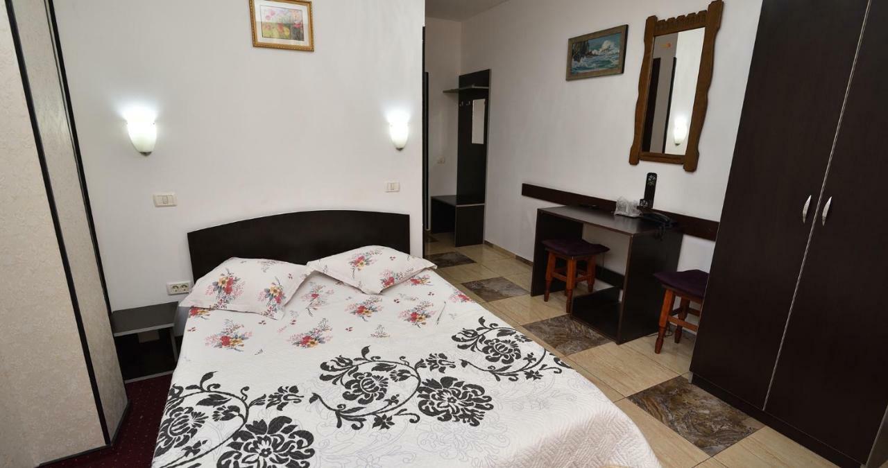 Hotel Taco Bukares Bagian luar foto