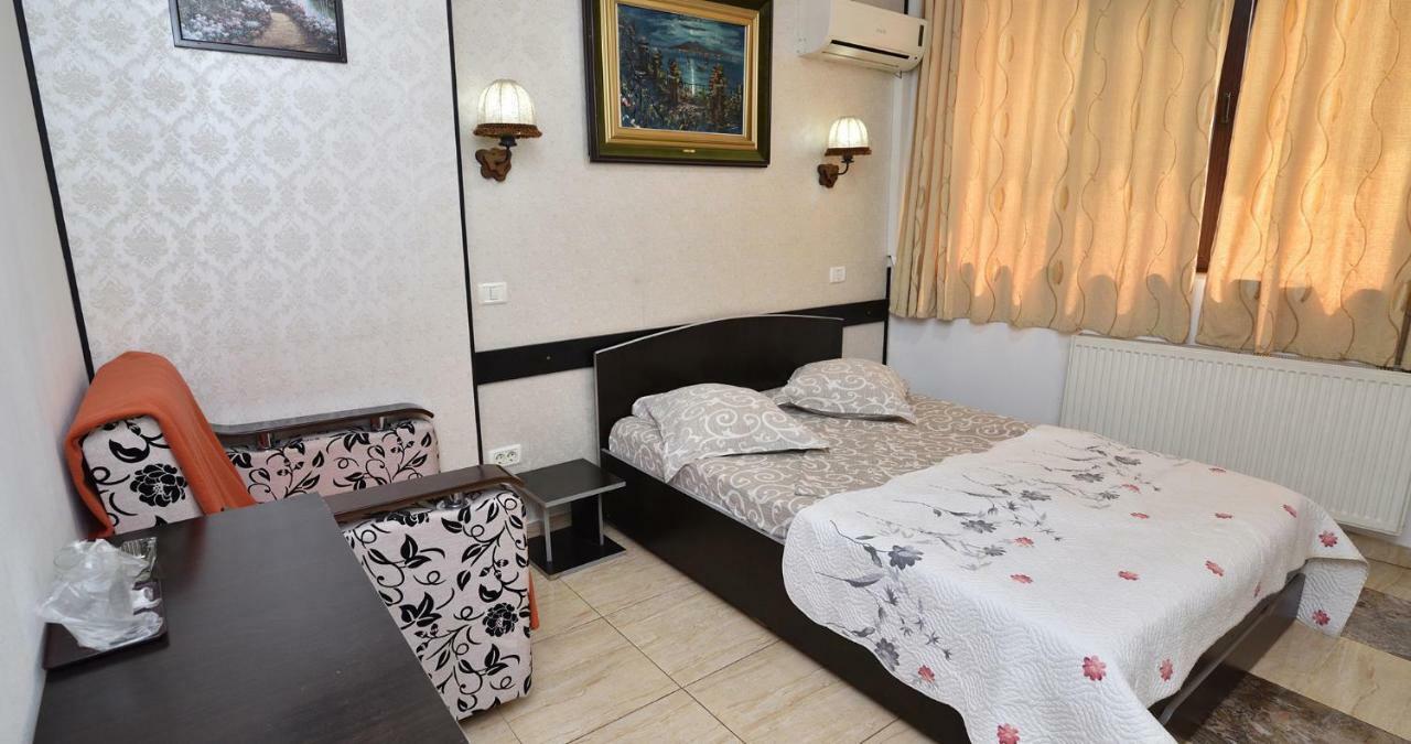 Hotel Taco Bukares Bagian luar foto