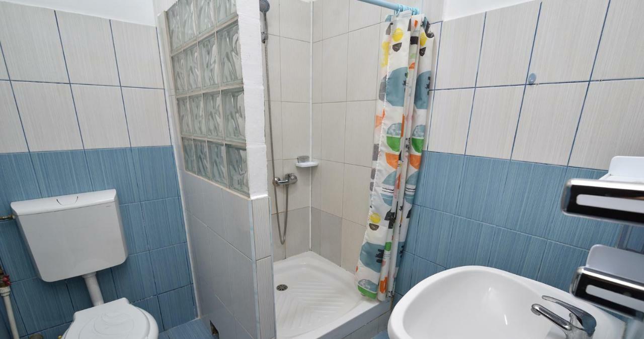Hotel Taco Bukares Bagian luar foto