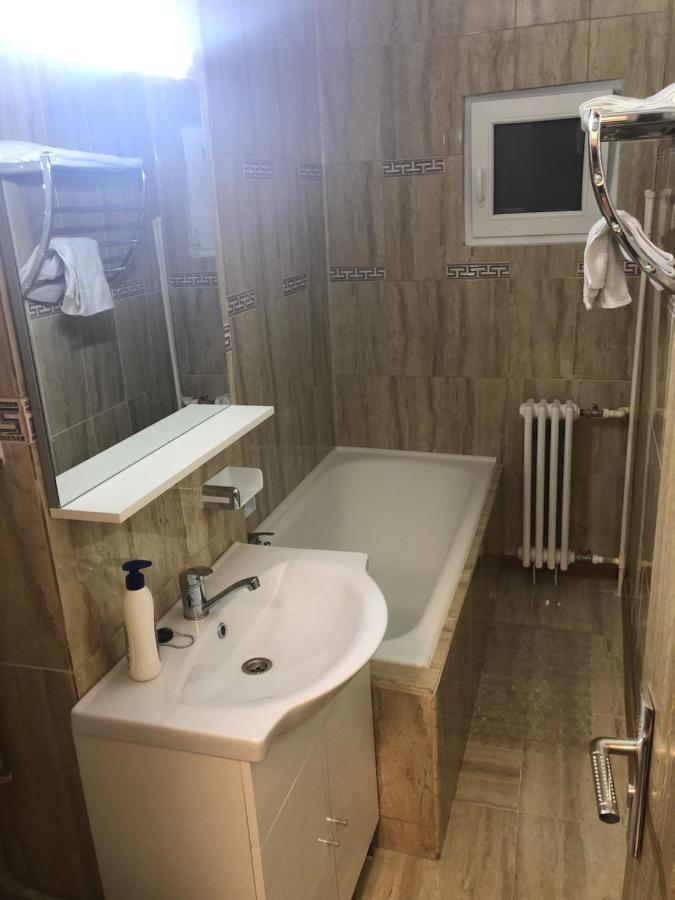 Hotel Taco Bukares Bagian luar foto
